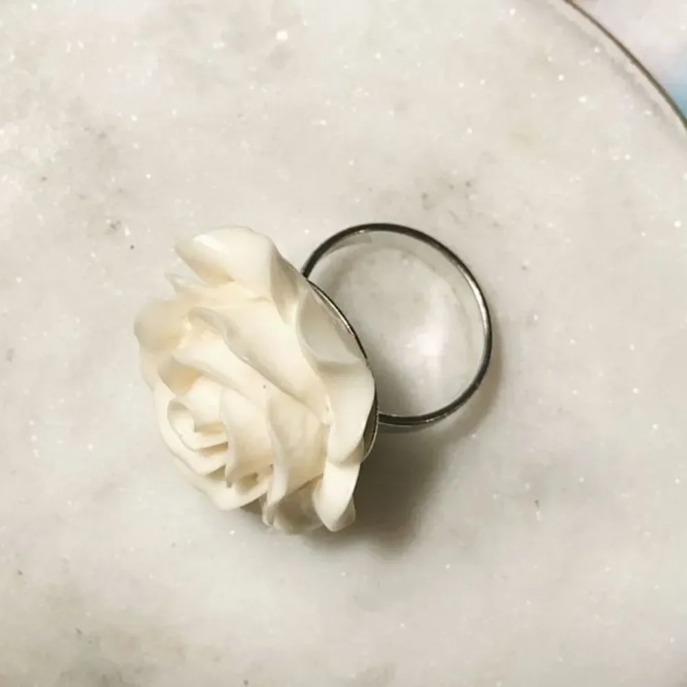 Large fashion ring flower size 7